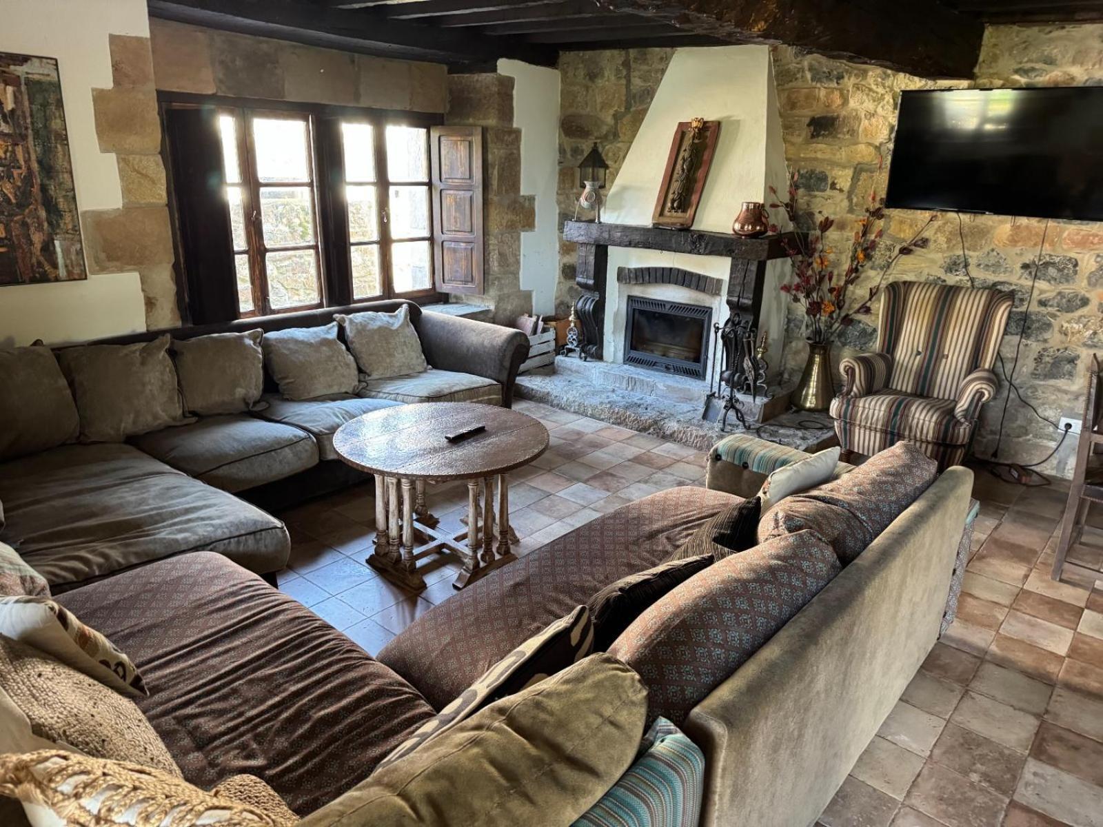 Espectacular Casa Rural En Castaneda Socobio Zewnętrze zdjęcie
